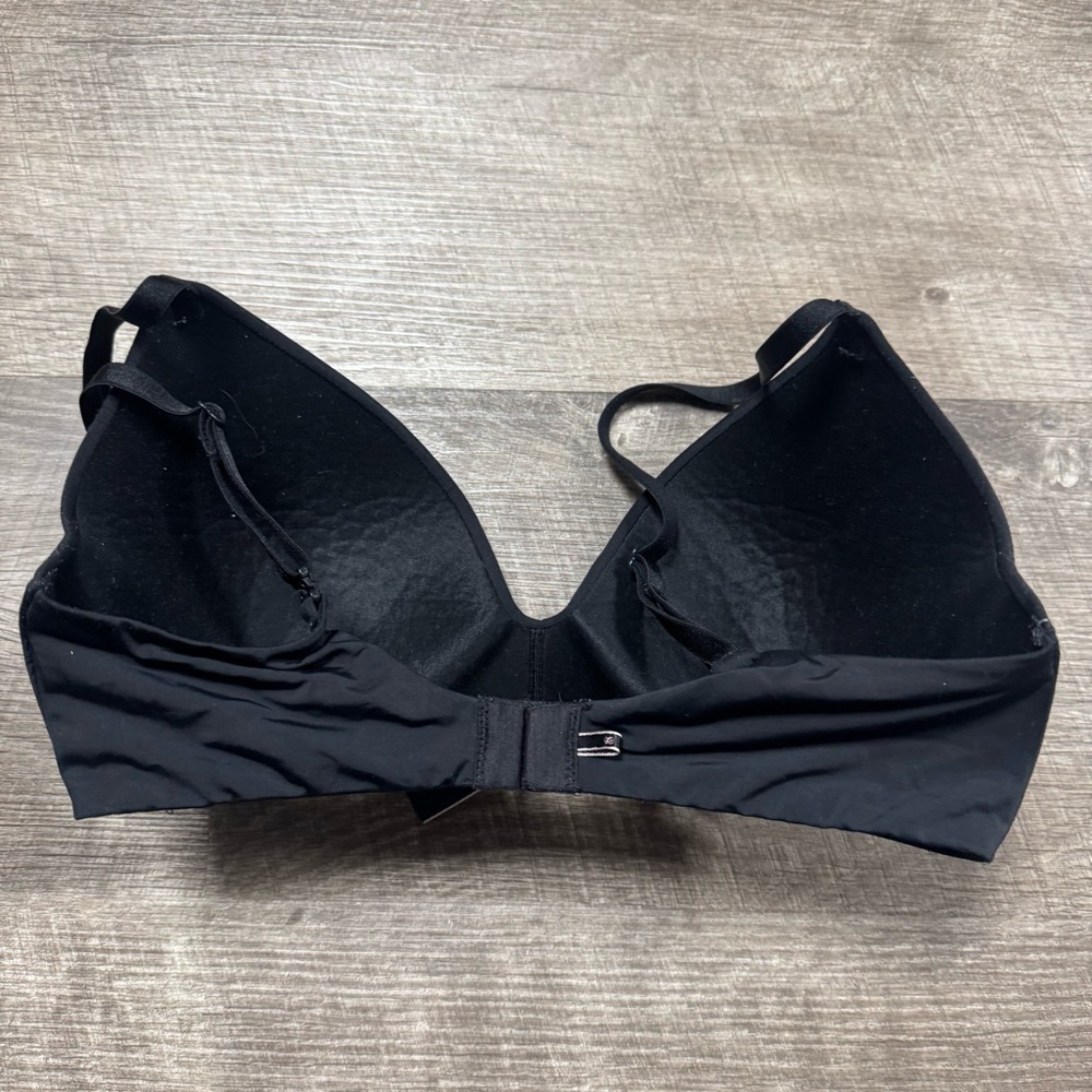 Victoria’s Secret No Wire Black Bra Size 32D - Picture 3 of 4